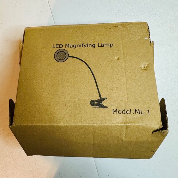 LED Magnifying Lamp Adjustable Brightness & Flexible Arm 3X Magnification - Picture 7 of 11